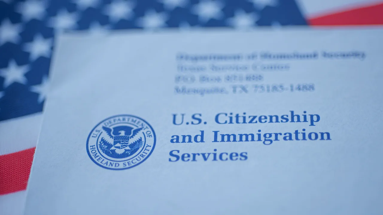 Source image accompanying: US suspends permanent residency program for Microsoft, Adobe and other tech companies