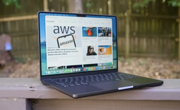 Source image accompanying: Apple reportedly plans touchscreen MacBook and iPad Mini launch for this month