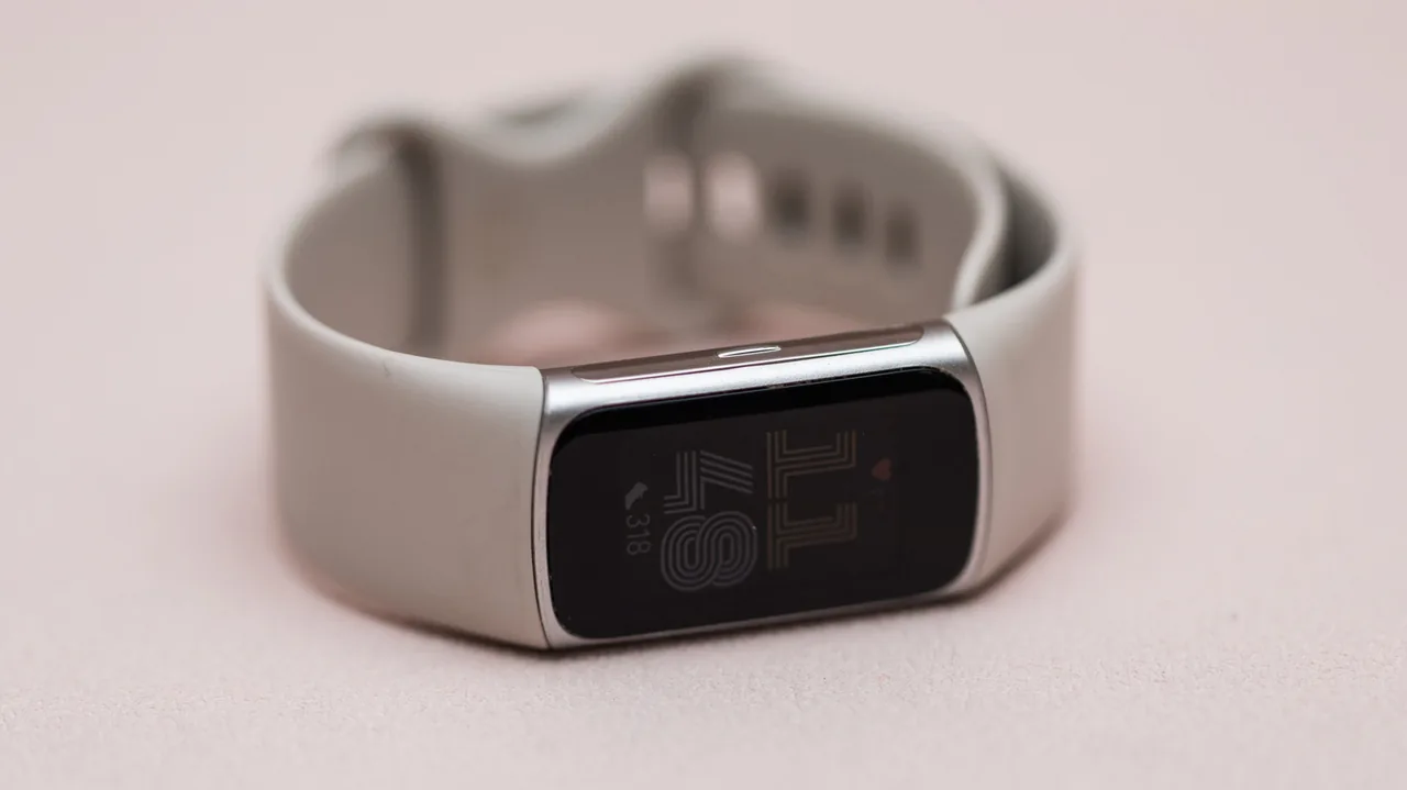 Source image accompanying: Google teases its new 'Fitbit Edge' wearable ahead of an October 12 reveal